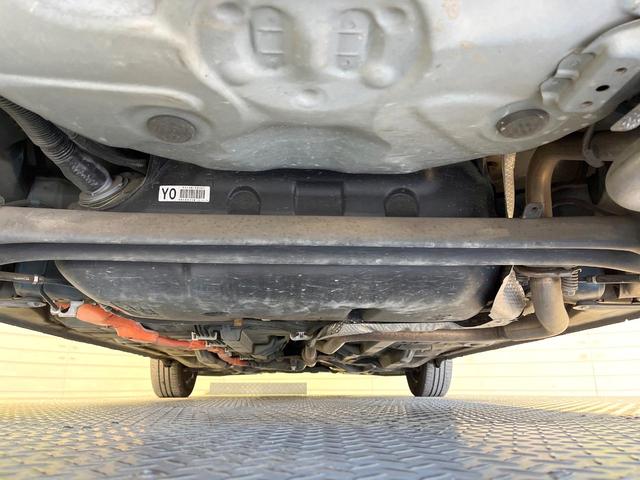 アクア Ｓ　禁煙車　スマートキー　オートライト　オートエアコン　ＣＤ　衝突安全ボディ　電動格納ミラー　横滑り防止装置（19枚目）