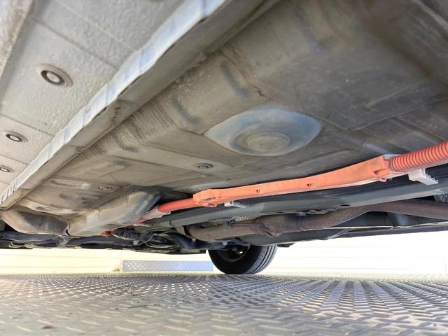 アクア Ｓ　禁煙車　スマートキー　オートライト　オートエアコン　ＣＤ　衝突安全ボディ　電動格納ミラー　横滑り防止装置（21枚目）