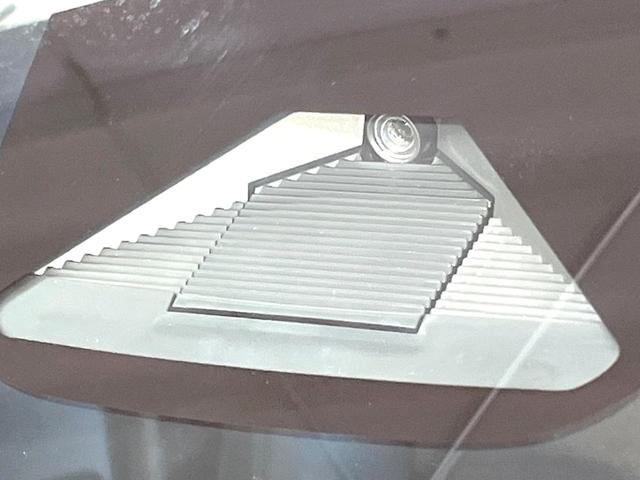 ヴェゼル ｅ：ＨＥＶ　Ｚ　バックカメラ　衝突被害軽減システム　禁煙車　電動リアゲート　ハーフレザーシート　コーナーセンサー　スマートキー　ＬＥＤヘッド　ＥＴＣ２．０　純正１８インチアルミ　オートハイビーム　車線逸脱警報（3枚目）