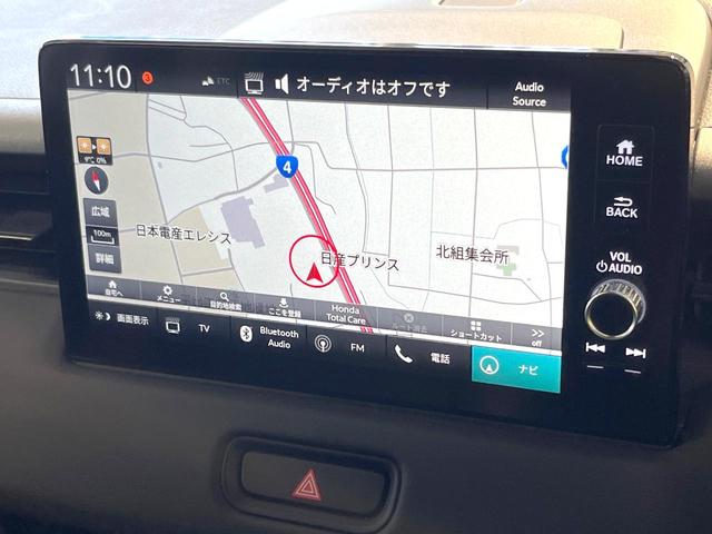 ヴェゼル ｅ：ＨＥＶ　Ｚ　バックカメラ　衝突被害軽減システム　禁煙車　電動リアゲート　ハーフレザーシート　コーナーセンサー　スマートキー　ＬＥＤヘッド　ＥＴＣ２．０　純正１８インチアルミ　オートハイビーム　車線逸脱警報（6枚目）