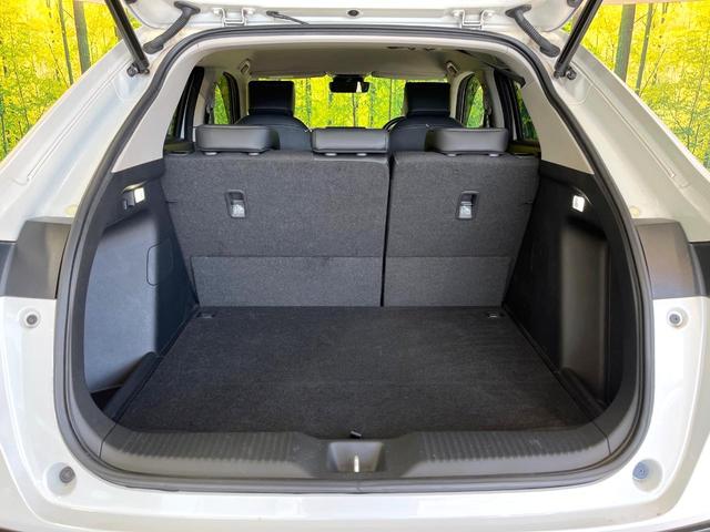 ヴェゼル ｅ：ＨＥＶ　Ｚ　バックカメラ　衝突被害軽減システム　禁煙車　電動リアゲート　ハーフレザーシート　コーナーセンサー　スマートキー　ＬＥＤヘッド　ＥＴＣ２．０　純正１８インチアルミ　オートハイビーム　車線逸脱警報（10枚目）