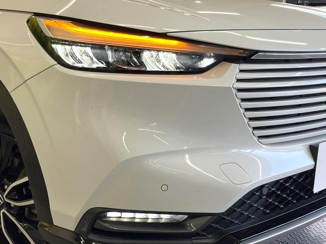 ヴェゼル ｅ：ＨＥＶ　Ｚ　バックカメラ　衝突被害軽減システム　禁煙車　電動リアゲート　ハーフレザーシート　コーナーセンサー　スマートキー　ＬＥＤヘッド　ＥＴＣ２．０　純正１８インチアルミ　オートハイビーム　車線逸脱警報（12枚目）