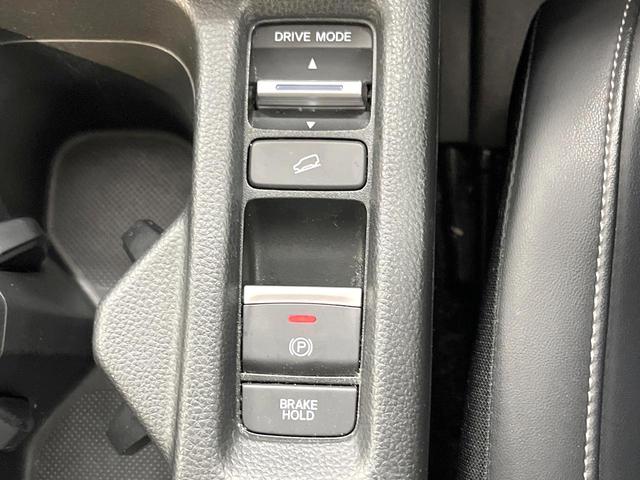 ヴェゼル ｅ：ＨＥＶ　Ｚ　バックカメラ　衝突被害軽減システム　禁煙車　電動リアゲート　ハーフレザーシート　コーナーセンサー　スマートキー　ＬＥＤヘッド　ＥＴＣ２．０　純正１８インチアルミ　オートハイビーム　車線逸脱警報（44枚目）