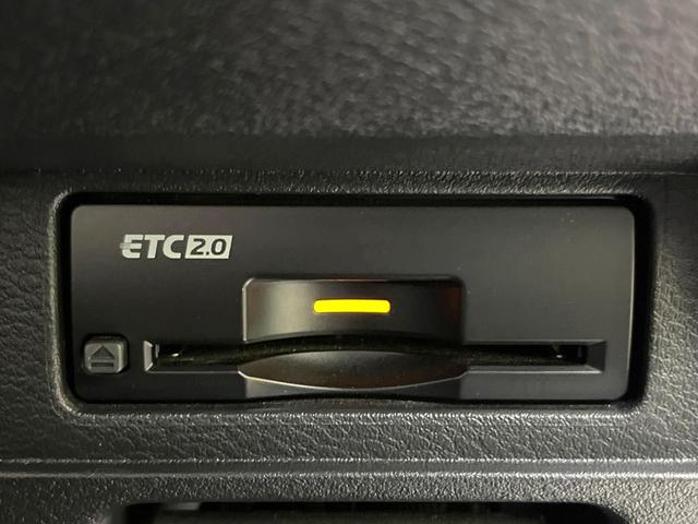 オーラ Ｇ　メーカーナビ　全周囲カメラ　ＢＯＳＥサウンド　衝突被害軽減システム　レーダークルーズ　禁煙車　ハーフレザーシート　コーナーセンサー　スマートキー　ＬＥＤヘッド　ビルトインＥＴＣ　純正１７インチアルミ（8枚目）