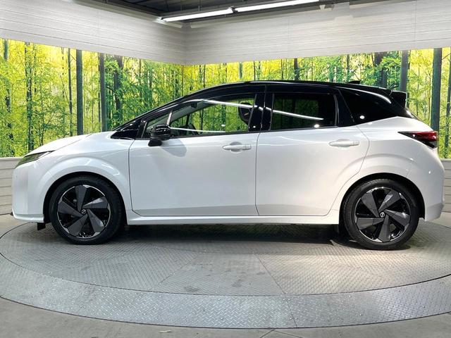 オーラ Ｇ　メーカーナビ　全周囲カメラ　ＢＯＳＥサウンド　衝突被害軽減システム　レーダークルーズ　禁煙車　ハーフレザーシート　コーナーセンサー　スマートキー　ＬＥＤヘッド　ビルトインＥＴＣ　純正１７インチアルミ（22枚目）