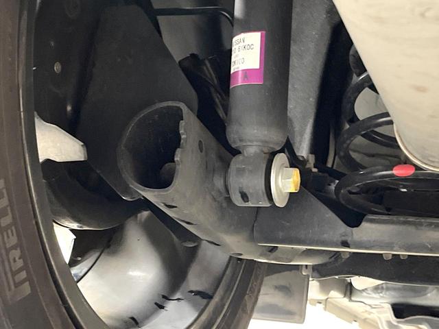 オーラ Ｇ　メーカーナビ　全周囲カメラ　ＢＯＳＥサウンド　衝突被害軽減システム　レーダークルーズ　禁煙車　ハーフレザーシート　コーナーセンサー　スマートキー　ＬＥＤヘッド　ビルトインＥＴＣ　純正１７インチアルミ（29枚目）