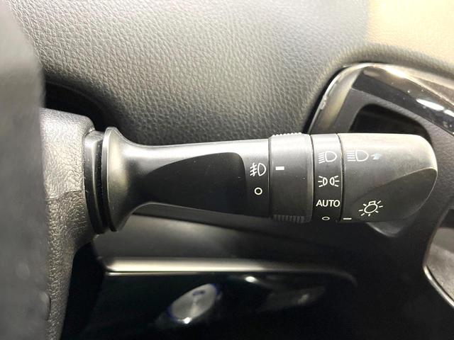 プリウス Ｓツーリングセレクション　ディスプレイオーディオ　バックカメラ　衝突被害軽減システム　レーダークルーズ　禁煙車　コーナーセンサー　スマートキー　ＬＥＤヘッド　ビルトインＥＴＣ　純正１７インチアルミ　オートハイビーム（32枚目）