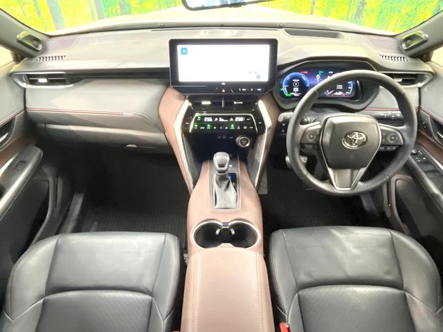 ハリアーハイブリッド Ｚ　レザーパッケージ　全周囲カメラ　メーカー１２．３インチナビ　ＪＢＬサウンド　１００Ｖ電源　衝突被害軽減システム　ＥＴＣ２．０　レーダークルーズ　革シート　禁煙車　ブラインドスポットモニター　電動リアゲート（2枚目）