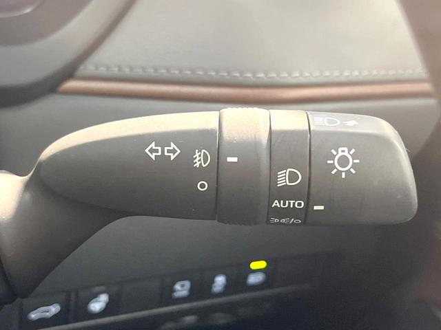 ハリアーハイブリッド Ｚ　レザーパッケージ　全周囲カメラ　メーカー１２．３インチナビ　ＪＢＬサウンド　１００Ｖ電源　衝突被害軽減システム　ＥＴＣ２．０　レーダークルーズ　革シート　禁煙車　ブラインドスポットモニター　電動リアゲート（50枚目）