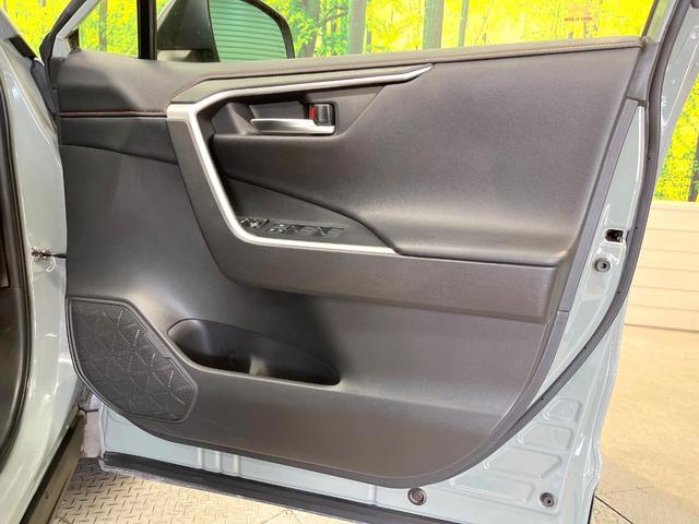 ＲＡＶ４ アドベンチャー　ナビ付ディスプレイオーディオ　バックカメラ　衝突被害軽減システム　レーダークルーズ　禁煙車　前席シートエアコン　パワーシート　コーナーセンサー　スマートキー　ＬＥＤヘッド　ルーフレール　ＥＴＣ２．０（50枚目）