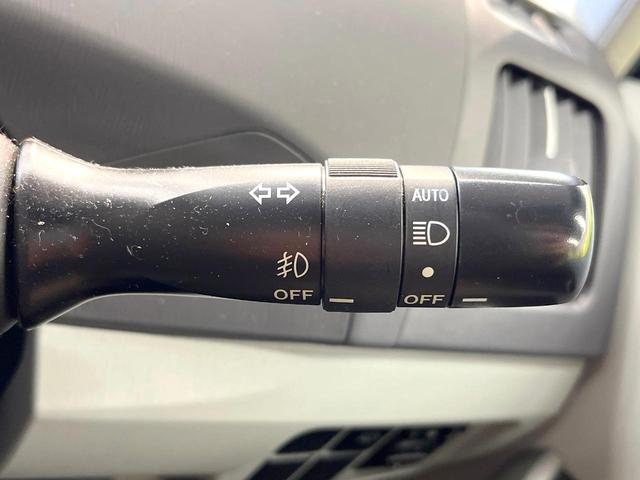 プリウス Ｓ　ＬＥＤエディション　ＨＤＤナビ　禁煙車　スマートキー　ＬＥＤヘッド　ビルトインＥＴＣ　純正１５インチアルミ　オートライト　オートエアコン　ＣＤ　ＤＶＤ再生　フルセグ（32枚目）