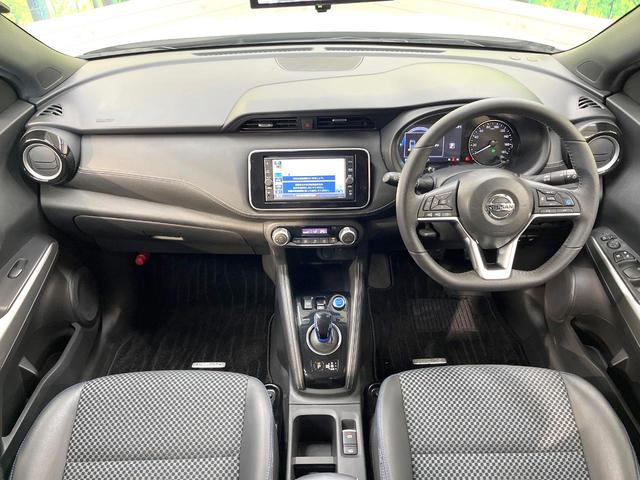 キックス X 純正ナビ 全周囲カメラ 衝突被害軽減システム 禁煙車 ハーフレザーシート スマートキー LEDヘッド ETC 純正17インチアルミ 車線逸脱警報 オートライト オートエアコン Bluetooth(2枚目)