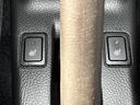 スタイル－ＤＪＥ　禁煙車　ＨＩＤヘッドライト　クルーズコントロール　前席シートヒーター　スマートキ　プッシュスタート　オートエアコン　パドルシフト　トラクションコントロール　プライバシーガラス　セキュリティーアラーム(6枚目)