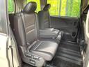 後部座席も気になるようなキズ・汚れやへたり等、大きなダメージはなく、良好な状態です。