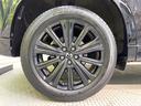 【純正１９インチアルミホイール】外観にマッチした純正アルミホイールを装着しております。各種社外アルミホイールや、スタッドレスタイヤも取扱いしております。是非ご相談ください♪