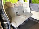 後部座席も気になるようなキズ・汚れやへたり等、大きなダメージはなく、良好な状態です。