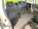 後部座席も気になるようなキズ・汚れやへたり等、大きなダメージはなく、良好な状態です。