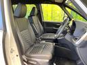 運転席シート廻りは使用感も少なく、良好な状態となっています。前オーナー様が丁寧に使っていたことがよくわかりますね。