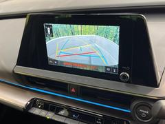 【バックカメラ】駐車時に後方がリアルタイム映像で確認できます。大型商業施設や立体駐車場での駐車時や、夜間のバック時に大活躍！運転スキルに関わらず、今や必須となった装備のひとつです！ 5