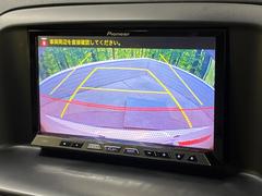 【バックカメラ】駐車時に後方がリアルタイム映像で確認できます。大型商業施設や立体駐車場での駐車時や、夜間のバック時に大活躍！運転スキルに関わらず、今や必須となった装備のひとつです！ 5