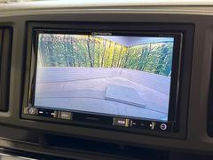 【バックカメラ】駐車時に後方がリアルタイム映像で確認できます。大型商業施設や立体駐車場での駐車時や、夜間のバック時に大活躍！運転スキルに関わらず、今や必須となった装備のひとつです！ 5