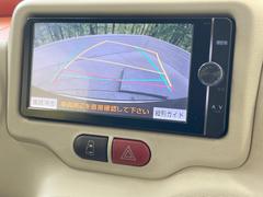 【バックカメラ】駐車時に後方がリアルタイム映像で確認できます。大型商業施設や立体駐車場での駐車時や、夜間のバック時に大活躍！運転スキルに関わらず、今や必須となった装備のひとつです！ 4