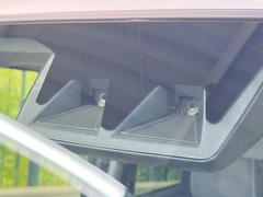 【スマートアシスト】走行中に前方の車両等を認識し、衝突しそうな時は警報とブレーキで衝突回避と被害軽減をアシスト。より安全にドライブをお楽しみいただけます。 3