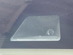 【ホンダセンシング】走行中に前方の車両等を認識し、衝突しそうな時は警報とブレーキで衝突回避と被害軽減をアシスト。より安全にドライブをお楽しみいただけます。 3