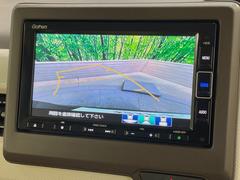 【バックカメラ】駐車時に後方がリアルタイム映像で確認できます。大型商業施設や立体駐車場での駐車時や、夜間のバック時に大活躍！運転スキルに関わらず、今や必須となった装備のひとつです！ 7