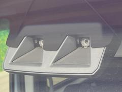 【スマートアシスト】走行中に前方の車両等を認識し、衝突しそうな時は警報とブレーキで衝突回避と被害軽減をアシスト。より安全にドライブをお楽しみいただけます。 3