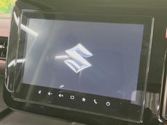 【メーカー純正ナビ】インテリアに溶け込むスタイリッシュな「専用設計」メーカーナビを装備♪視認性や操作性など基本性能にも優れ、より上質なカーライフをお楽しみいただけます。 4