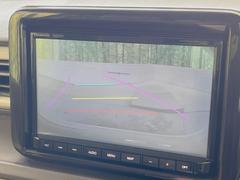 【バックカメラ】駐車時に後方がリアルタイム映像で確認できます。大型商業施設や立体駐車場での駐車時や、夜間のバック時に大活躍！運転スキルに関わらず、今や必須となった装備のひとつです！ 5