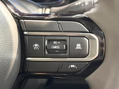 �ڥ����ץƥ��֥��롼������ȥ�����۹�®ƻϩ�Ǥ�Ĺ��Υ���Ԥ��ڤˡ�����ư��®�٤��ݤĥ��롼������ȥ����뤬�����ͷڸ������ƥ��Ϣ�Ȥ��������μ�ξ���Τ��Ƽִ֤��ݤĤ褦��®��Ĵ�ᤷ�Ƥ���ޤ����� 5