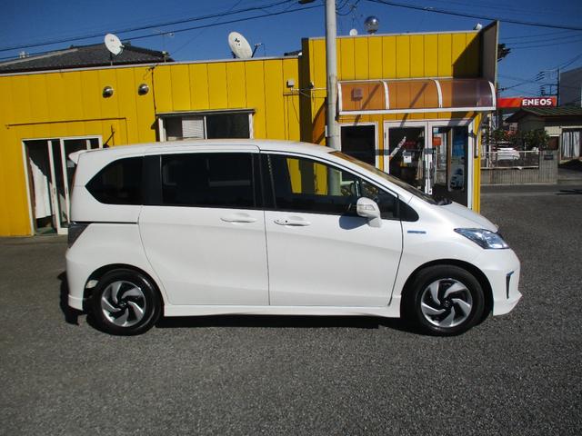 フリードハイブリッド ジャストセレクション　純正ＳＤナビ　バックカメラ　ＥＴＣ　フルセグ　両側自動スライド　オートクルーズ　フリップダウンモニター（5枚目）