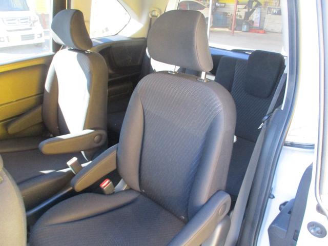 フリードハイブリッド ジャストセレクション　純正ＳＤナビ　バックカメラ　ＥＴＣ　フルセグ　両側自動スライド　オートクルーズ　フリップダウンモニター（15枚目）