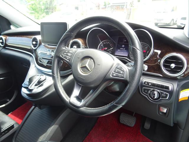 Ｖクラス Ｖ２２０ｄ　アバンギャルド　ロング　フロントリップ／社外ホイール／天吊りモニター／ＧＴグリル／本革シート／ドラレコ（12枚目）