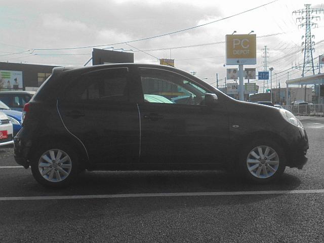 マーチ ボレロ　純正ナビ　フルセグ　バックモニター　ＥＴＣ　アイドリングストップ　インテリキー　プッシュスタート　純正アルミ　寒冷地仕様　盗難防止システム　衝突安全ボディ　エアバッグ　エアコン　パワーステアリング（4枚目）