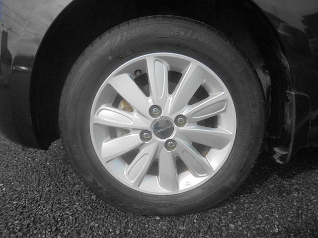 マーチ ボレロ　純正ナビ　フルセグ　バックモニター　ＥＴＣ　アイドリングストップ　インテリキー　プッシュスタート　純正アルミ　寒冷地仕様　盗難防止システム　衝突安全ボディ　エアバッグ　エアコン　パワーステアリング（19枚目）