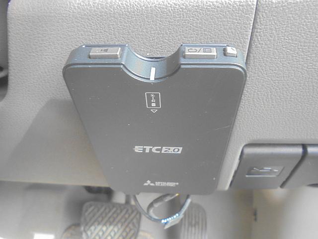 マーチ ボレロ　純正ナビ　フルセグ　バックモニター　ＥＴＣ　アイドリングストップ　インテリキー　プッシュスタート　純正アルミ　寒冷地仕様　盗難防止システム　衝突安全ボディ　エアバッグ　エアコン　パワーステアリング（21枚目）