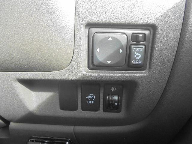 マーチ ボレロ　純正ナビ　フルセグ　バックモニター　ＥＴＣ　アイドリングストップ　インテリキー　プッシュスタート　純正アルミ　寒冷地仕様　盗難防止システム　衝突安全ボディ　エアバッグ　エアコン　パワーステアリング（26枚目）