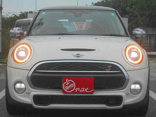 MINI クーパーSD ユアーズパッケージ 専用内装・レザーステア・黒革シート アロイ18アルミ インテリジェントセイフティ ナビ Bモニター ETC2.0 カメラベースクルコン PDC DSC Pアシスト シートヒーター(2枚目)