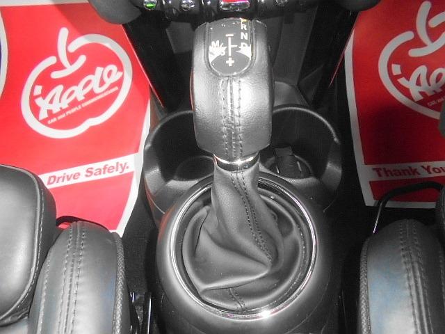 MINI クーパーSD ユアーズパッケージ 専用内装・レザーステア・黒革シート アロイ18アルミ インテリジェントセイフティ ナビ Bモニター ETC2.0 カメラベースクルコン PDC DSC Pアシスト シートヒーター(11枚目)