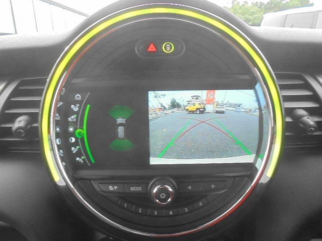 MINI クーパーSD ユアーズパッケージ 専用内装・レザーステア・黒革シート アロイ18アルミ インテリジェントセイフティ ナビ Bモニター ETC2.0 カメラベースクルコン PDC DSC Pアシスト シートヒーター(12枚目)