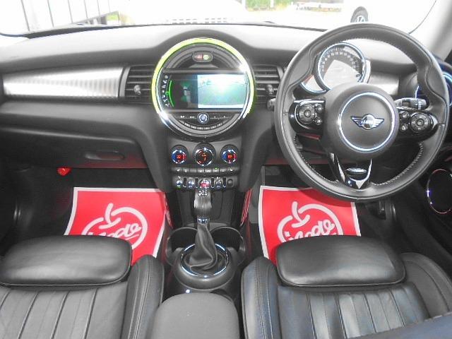 MINI クーパーSD ユアーズパッケージ 専用内装・レザーステア・黒革シート アロイ18アルミ インテリジェントセイフティ ナビ Bモニター ETC2.0 カメラベースクルコン PDC DSC Pアシスト シートヒーター(15枚目)