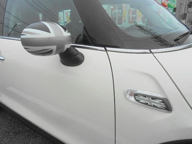 MINI クーパーSD ユアーズパッケージ 専用内装・レザーステア・黒革シート アロイ18アルミ インテリジェントセイフティ ナビ Bモニター ETC2.0 カメラベースクルコン PDC DSC Pアシスト シートヒーター(27枚目)