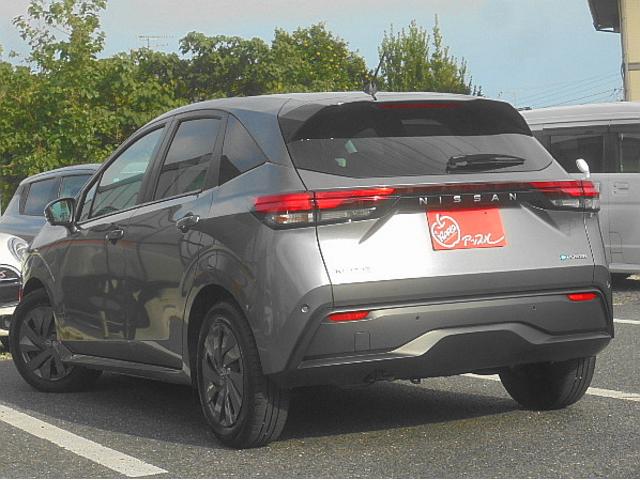 ノート e-パワー S ユーザー買取車 インテリジェントアラウンドビューモニター インテリジェントルームミラー セーフティシールドスイッチ オートブレーキホールド ステアリングスイッチ ドライブモードセレクター(9枚目)