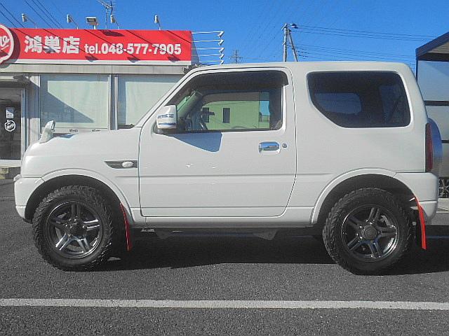 ジムニー ランドベンチャー　イクリプスナビ　フルセグ　マッドガード　パートタイム４ＷＤ　黒半革シート　Ｄ席シートヒーター　キーレス　フォグ　ミラーヒーター　純１６アルミ　Ｍ＋Ｓタイヤ　フロアマット　ドアバイザー（5枚目）