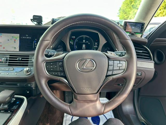 ＬＳ ＬＳ５００ｈ　エグゼクティブ　クリアランスソナー　オートクルーズコントロール　衝突被害軽減システム　アルミホイール　ＬＥＤヘッドランプ　サンルーフ　ＣＶＴ　スマートキー　盗難防止システム　パワーシート　革シート　オットマン（35枚目）