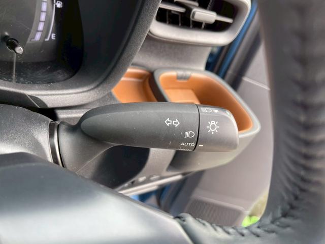 シエンタ Z ドライブレコーダー バックカメラ ナビ オートクルーズコントロール レーンアシスト 衝突被害軽減システム 両側電動スライドドア LEDヘッドランプ スマートキー CVT アルミホイール USB 記録簿(39枚目)