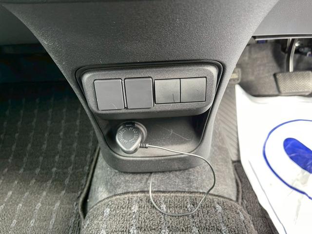 シエンタ Z ドライブレコーダー バックカメラ ナビ オートクルーズコントロール レーンアシスト 衝突被害軽減システム 両側電動スライドドア LEDヘッドランプ スマートキー CVT アルミホイール USB 記録簿(56枚目)